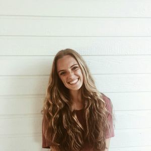 Meet your Posher, Adrienne